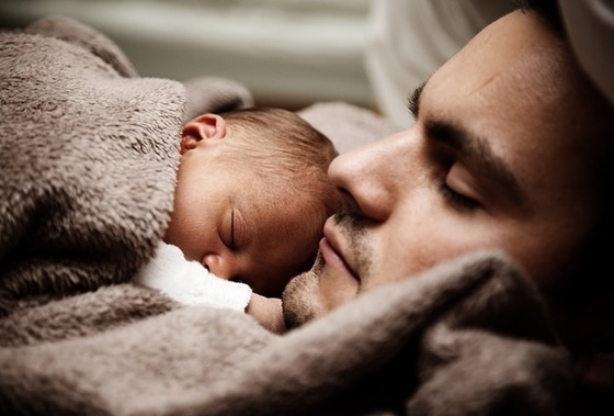 pai com depressão pós-parto - foto: pixabay.com