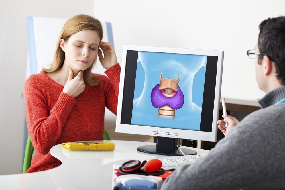 Mulher durante consulta ao endocrinologista - foto: Image Point Fr/ShutterStock.com
