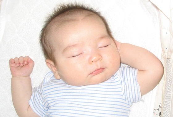 bebês devem dormir de barriga para cima - foto: steve matthews - freeimages.com